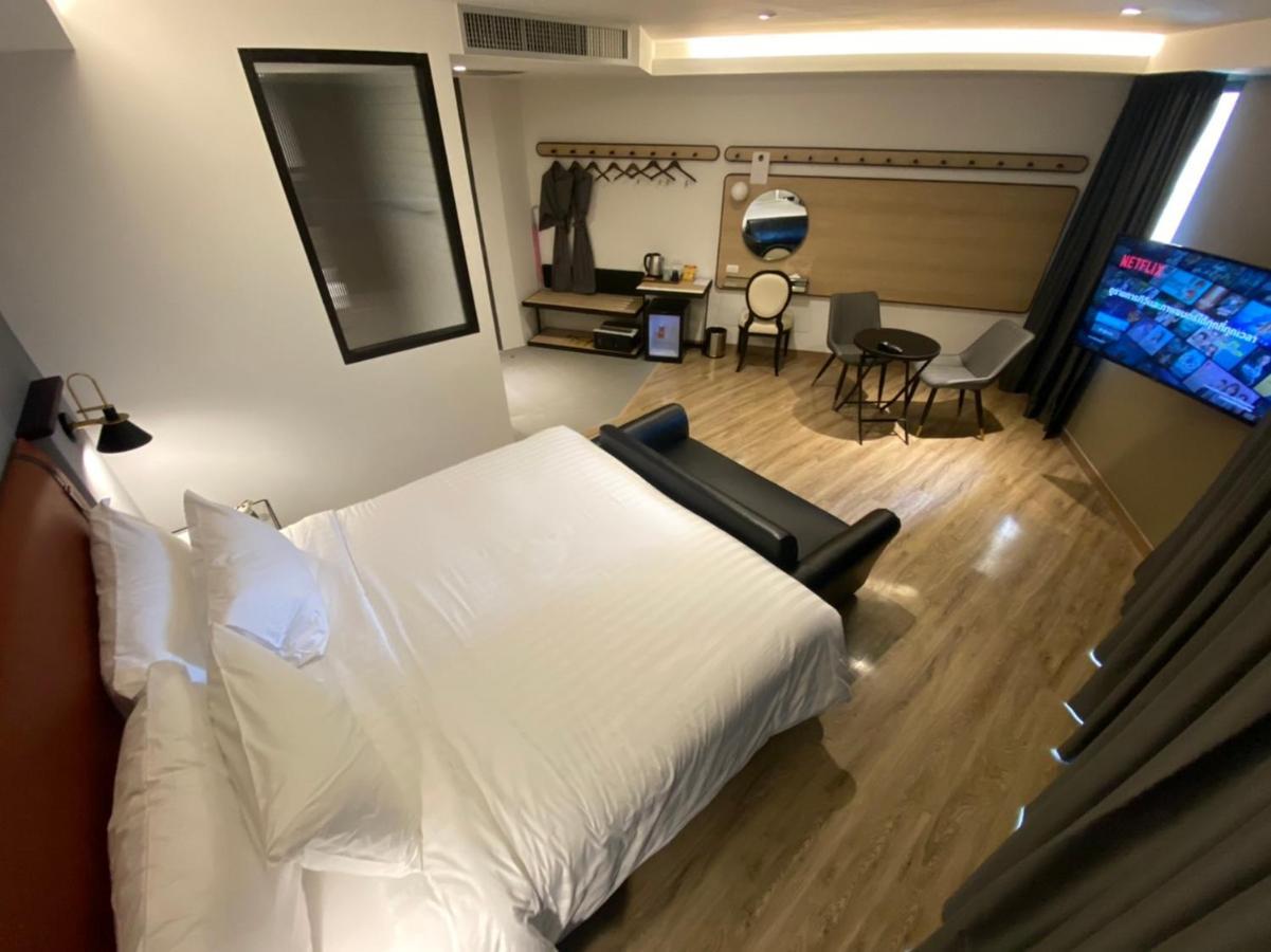 Hotel Scarlett Ban ba Ngan Buitenkant foto