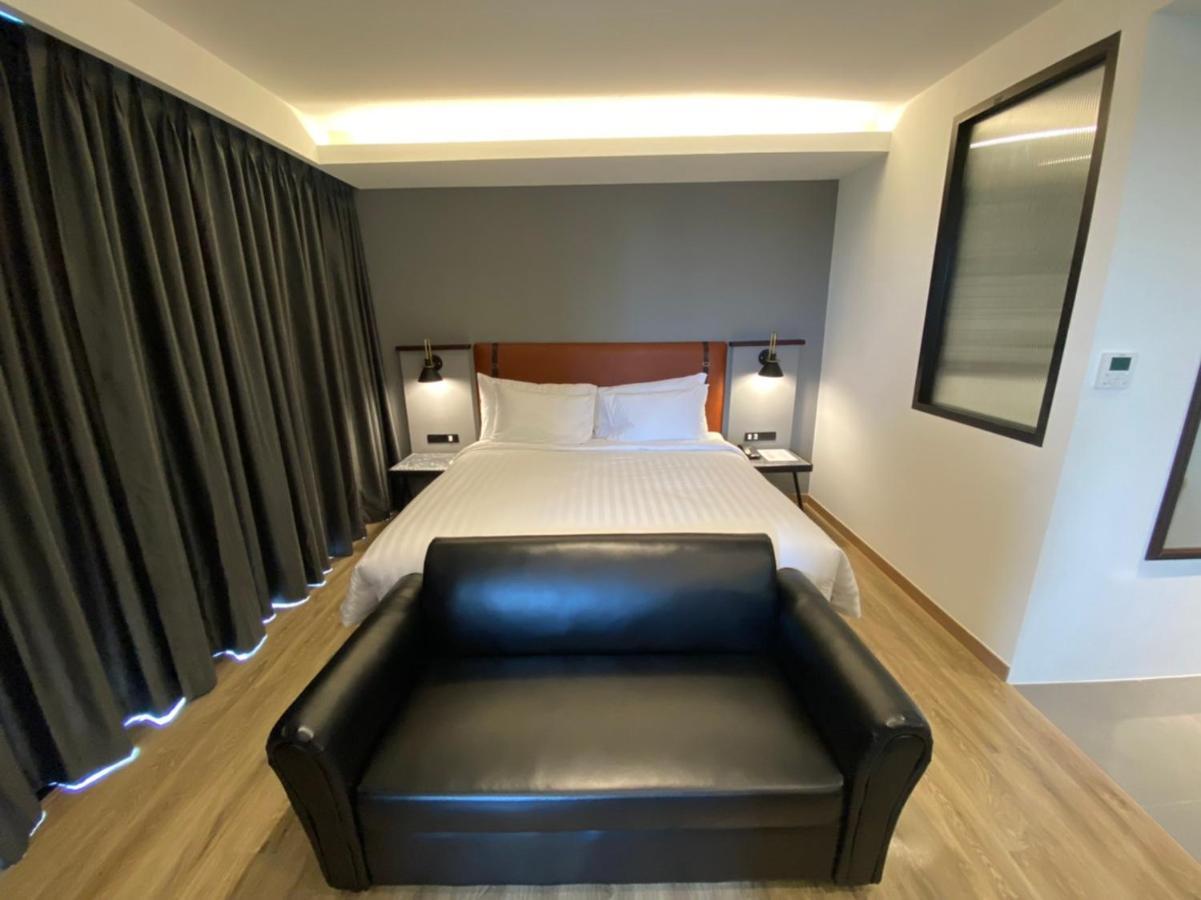 Hotel Scarlett Ban ba Ngan Buitenkant foto