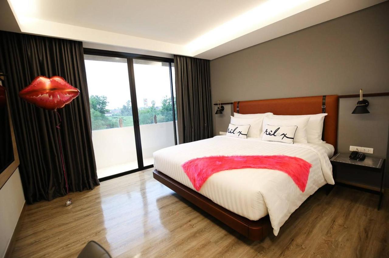 Hotel Scarlett Ban ba Ngan Buitenkant foto